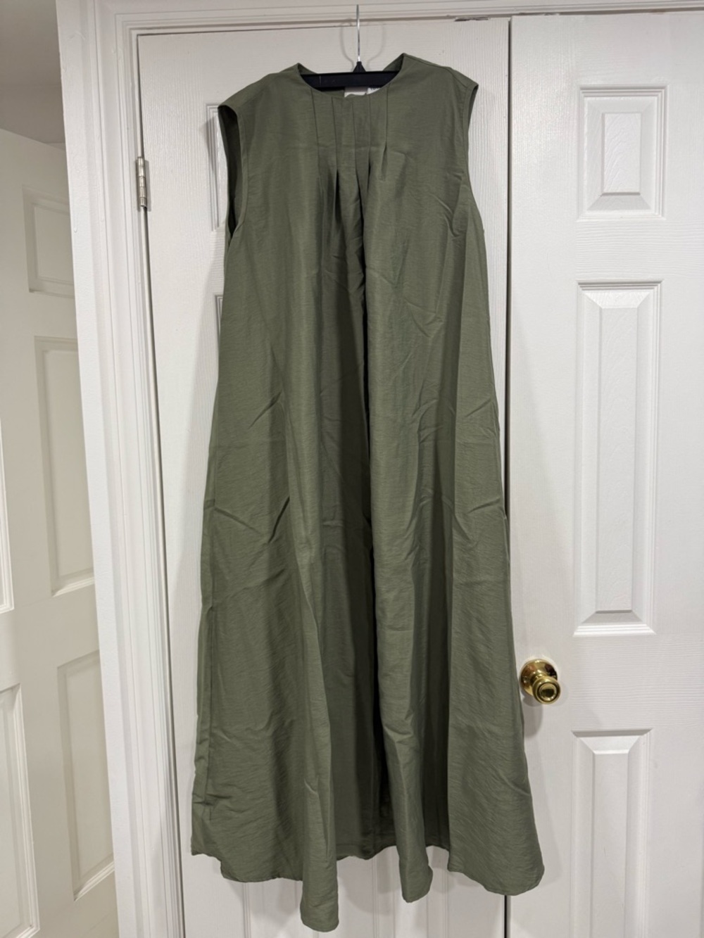 TOUCHE PRIVE Sleeveless Olive Green Maxi dress